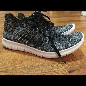 Nike Flyknit RN Running Shoes